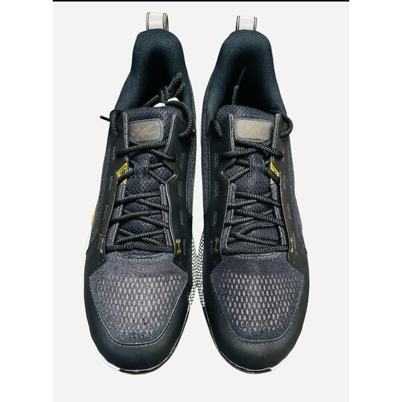 Athletic_Shoes